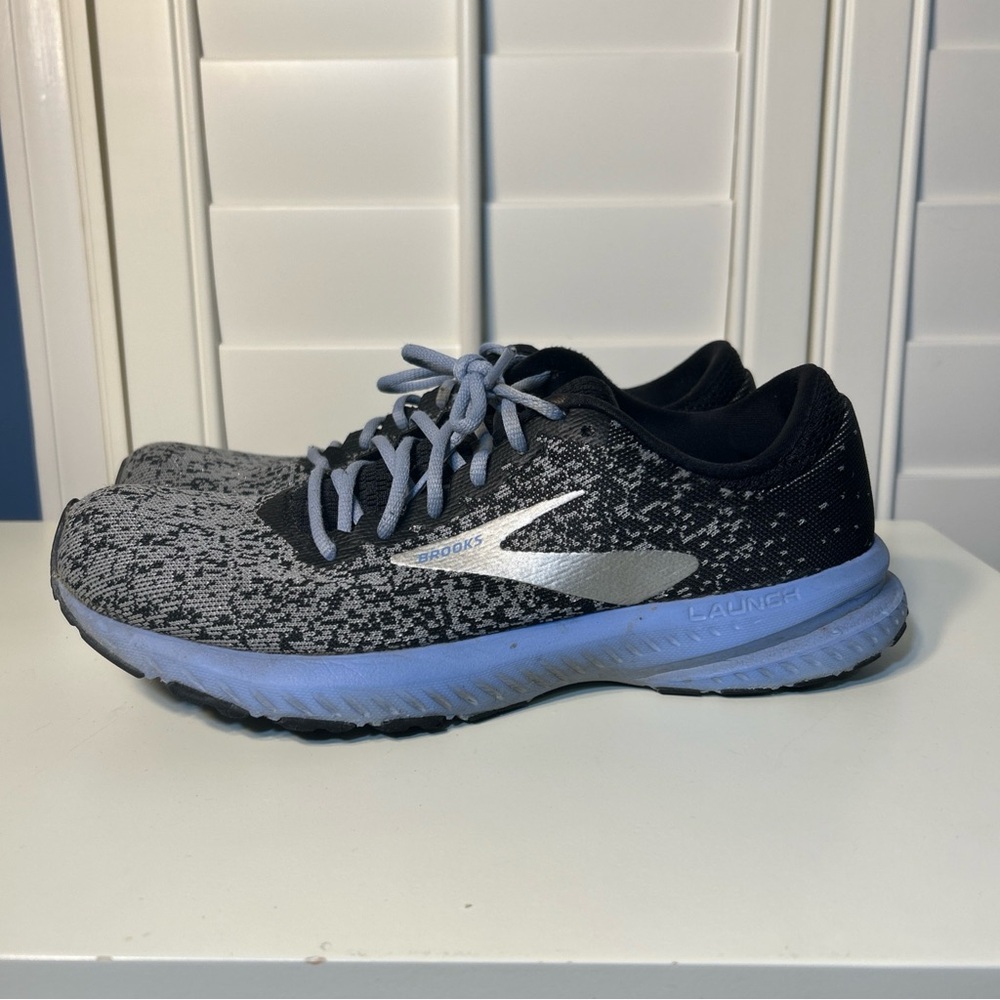 Women’s Size 9 - Brooks Launch 6 Light Blue